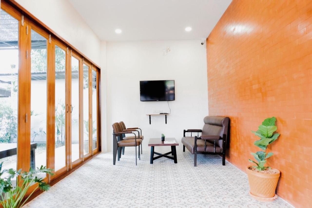 The Cozy Hotel Phetchaburi Extérieur photo